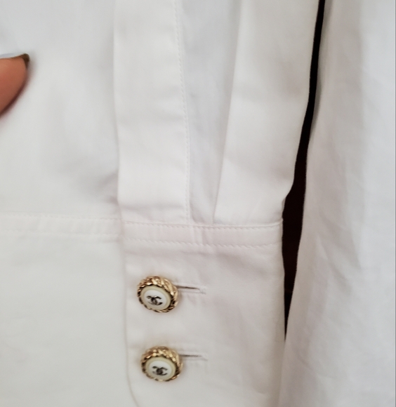 Sz 40 Authentic Chanel collared cotton blouse in pristine condition - Picture 3 of 7